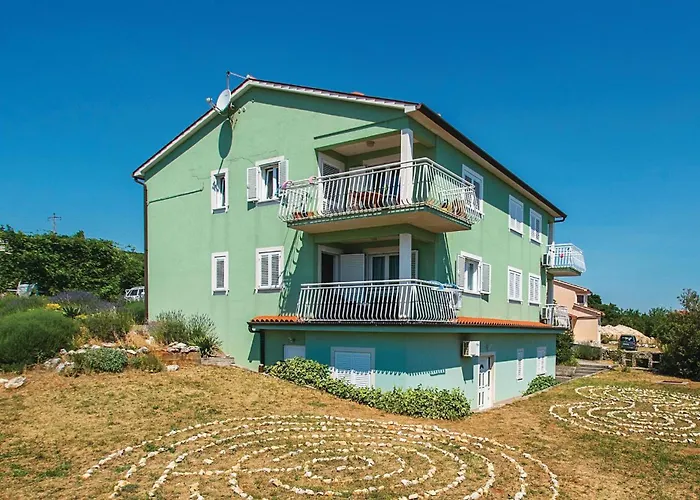 2 Bedroom Awesome In Apartman *