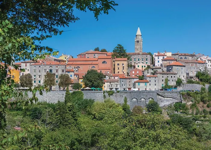 2 Bedroom Awesome In Labin