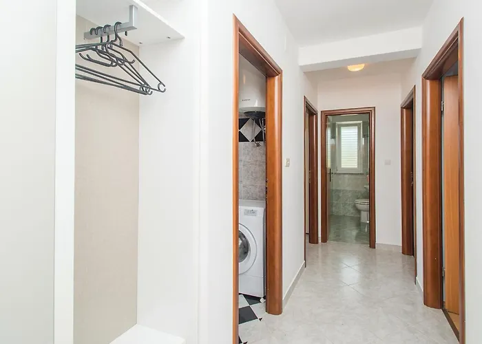 2 Bedroom Awesome In