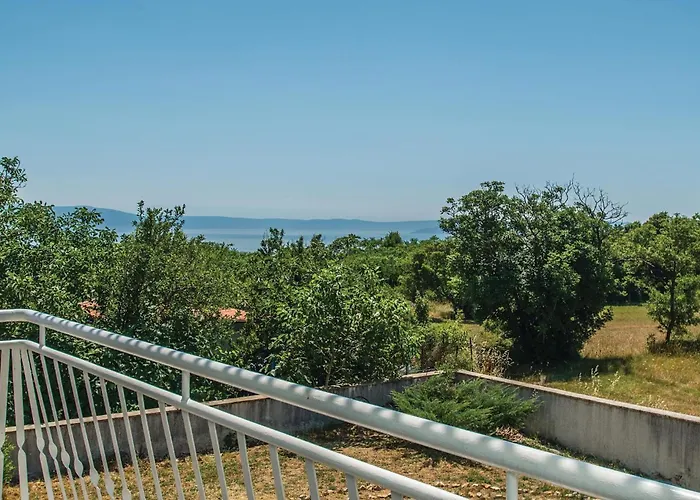 2 Bedroom Awesome In Apartman